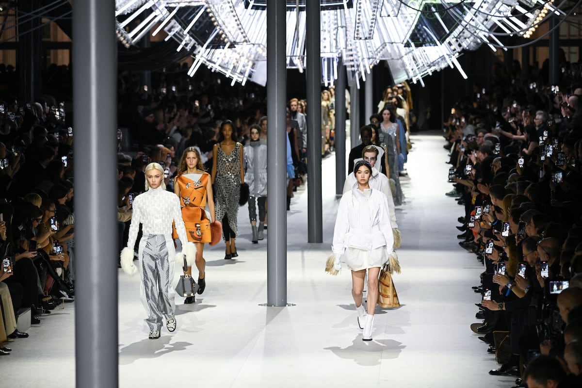 La semana de la moda de París se desordena para encontrar su individualidad | Estilo
