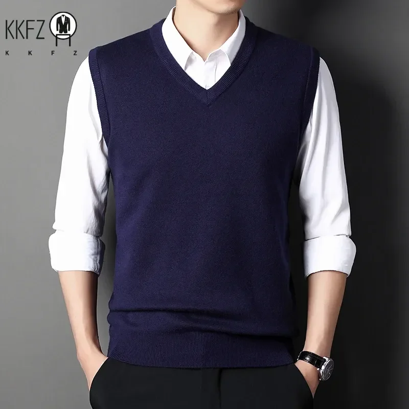 2024 Autumn Winter New Men’s Solid Color V-neck Knitted Vest Casual Fashion Warm Sweater Versatile Top