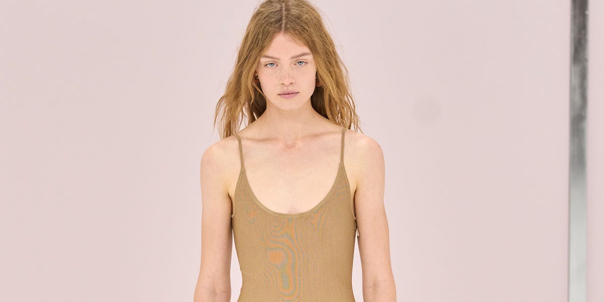 Los 6 modelos de vestido que toda experta en moda tiene en su armario este verano porque son frescos y sientan bien