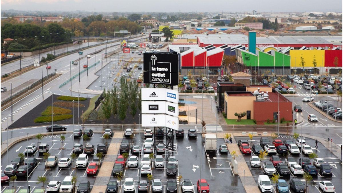 TIENDA ZARAGOZA | Abre una nueva tienda de ropa en la Torre Outlet de Zaragoza