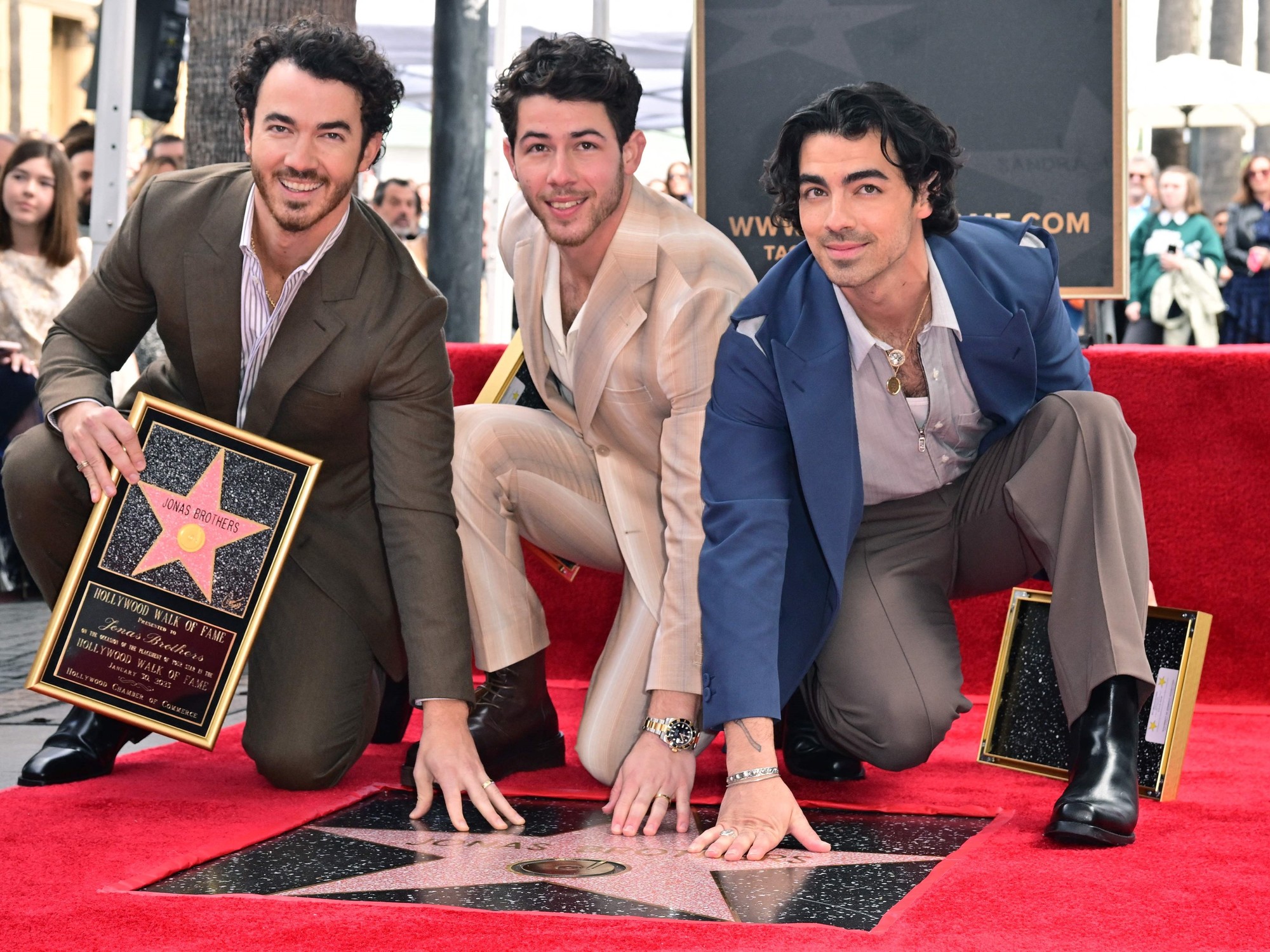 Quiénes fueron las parejas más famosas de los Jonas Brothers, uno de los mayores éxitos musicales de Disney